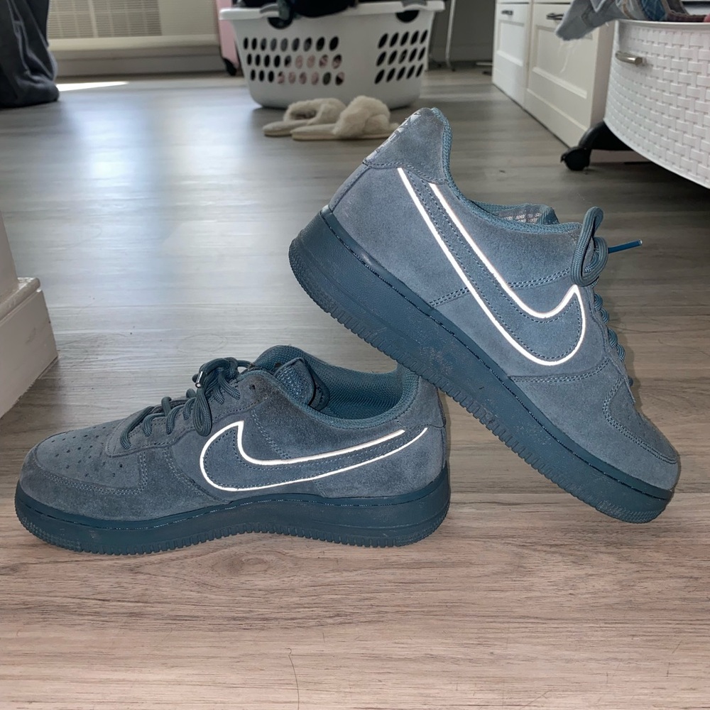 Nike Air Force 1 Low '07 LV8 Suede